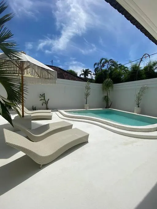 Villa El Nis - Legian - 4 Bedroom - 4 Bathroom - Luxury Legian (Bali)