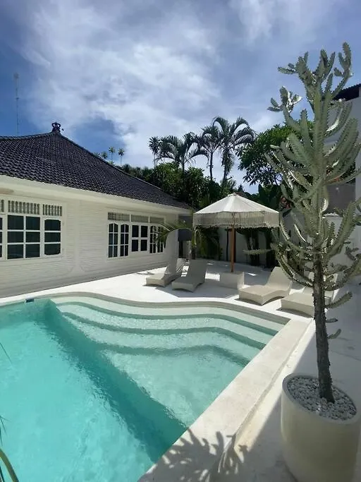 Villa El Nis - Legian - 4 Bedroom - 4 Bathroom - Luxury location