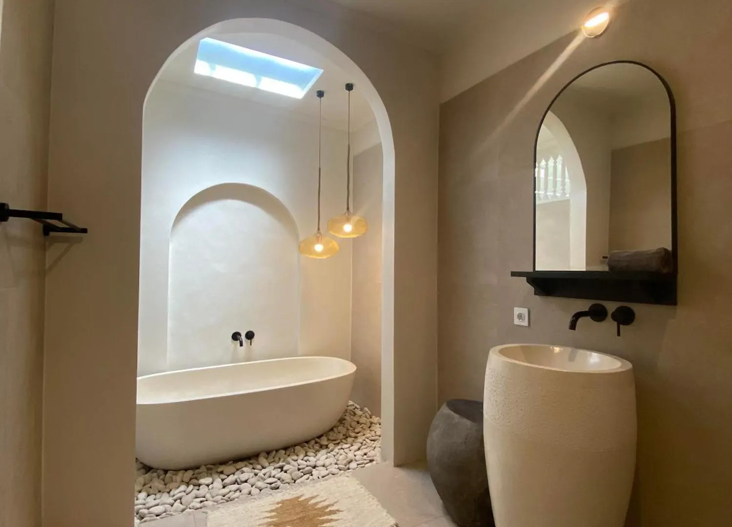 Villa El Nis - Legian - 4 Bedroom - 4 Bathroom - Luxury
