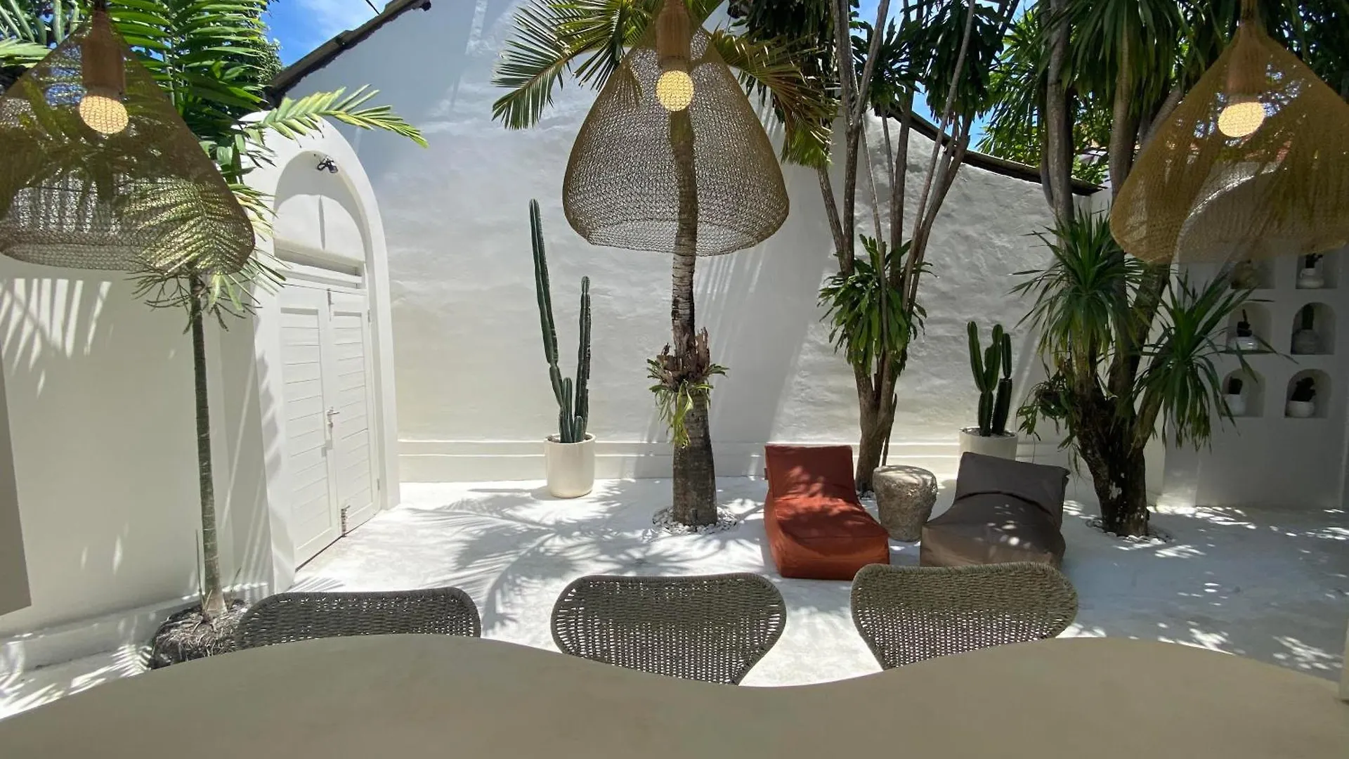 Villa El Nis - Legian - 4 Bedroom - 4 Bathroom - Luxury Indonesia