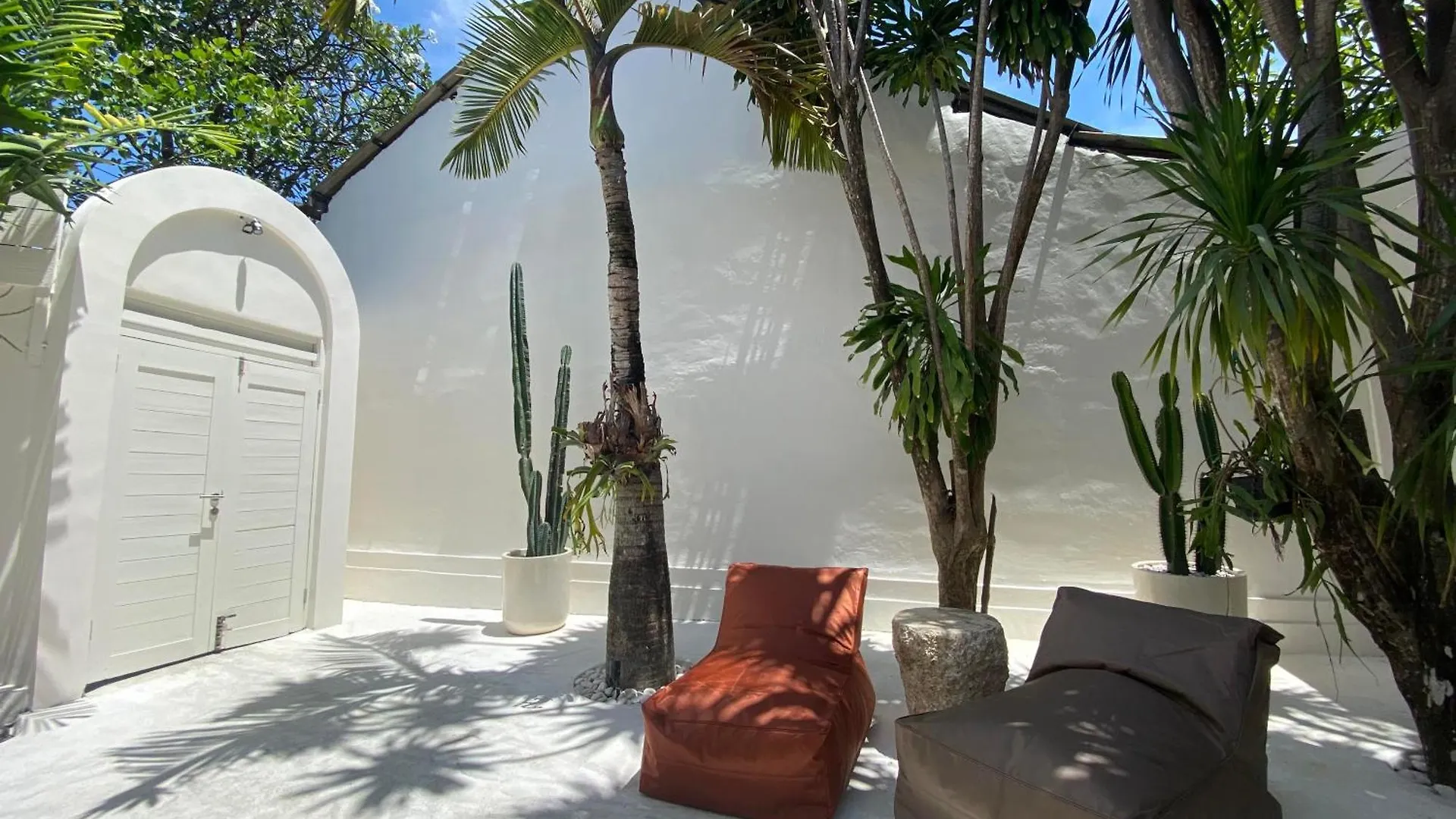Villa El Nis - Legian - 4 Bedroom - 4 Bathroom - Luxury Indonesia